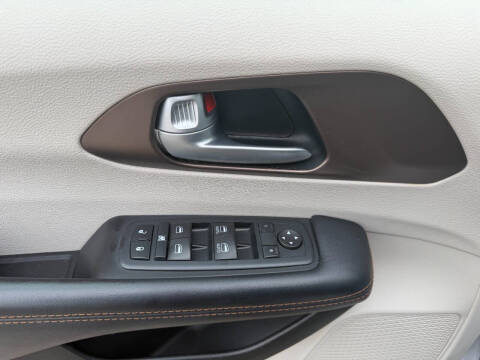 2017 Chrysler Pacifica Touring-L