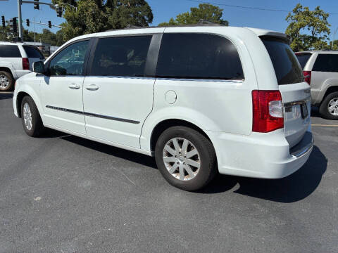 2015 Chrysler Town and Country