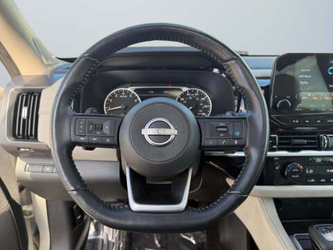 2022 Nissan Pathfinder SL