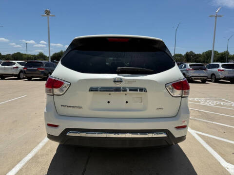 2016 Nissan Pathfinder SL