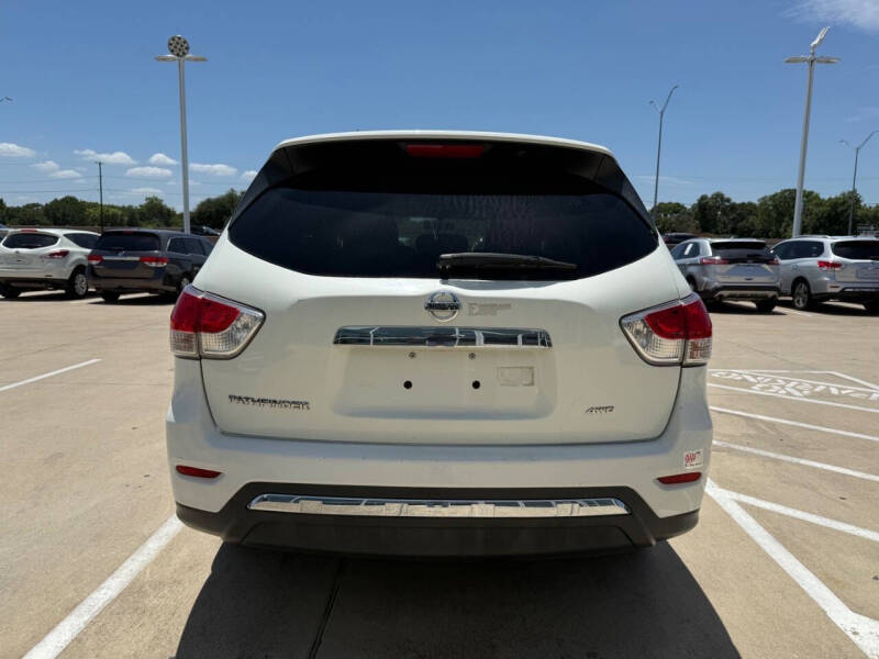 2016 Nissan Pathfinder SL