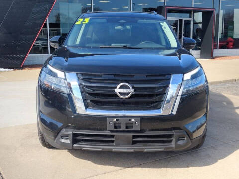 2023 Nissan Pathfinder SV