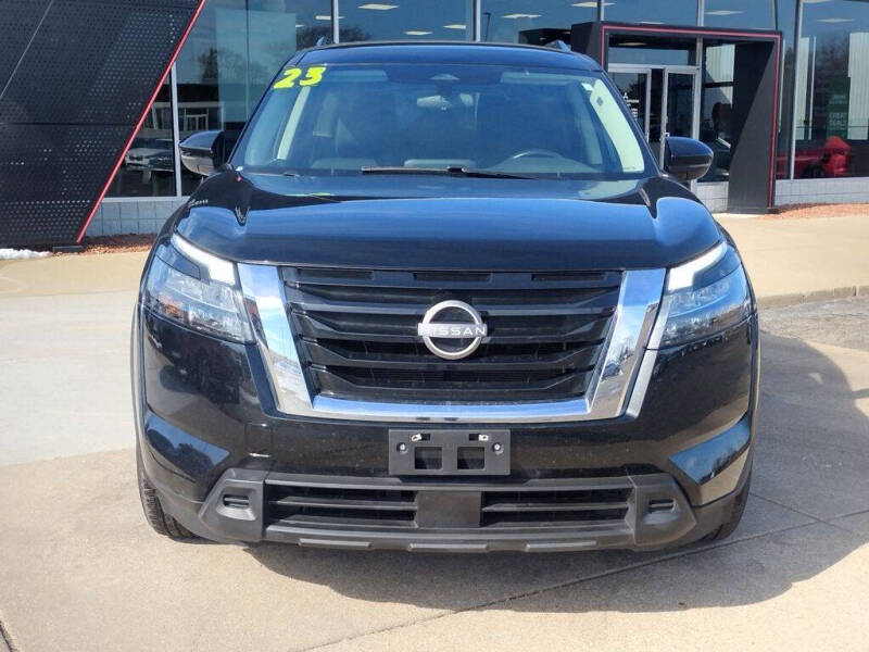 2023 Nissan Pathfinder SV
