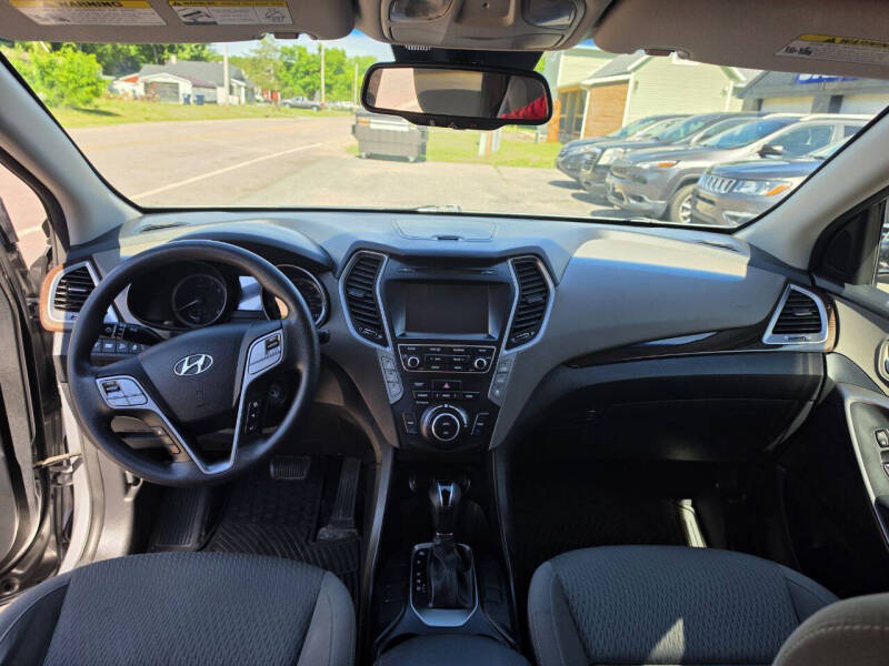 2017 Hyundai Santa Fe SE