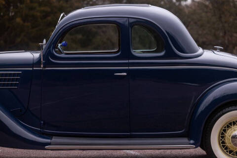 1935 Ford Deluxe