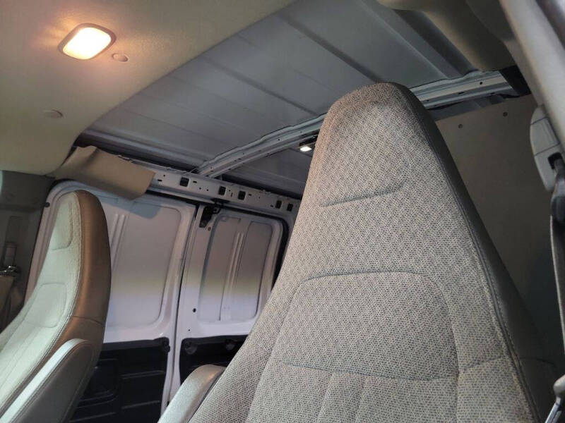 2017 GMC Savana 2500