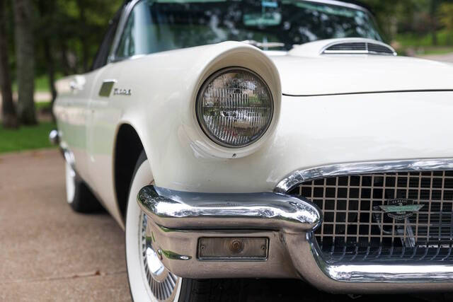 1957 Ford Thunderbird