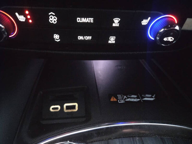 2022 Buick Enclave Essence