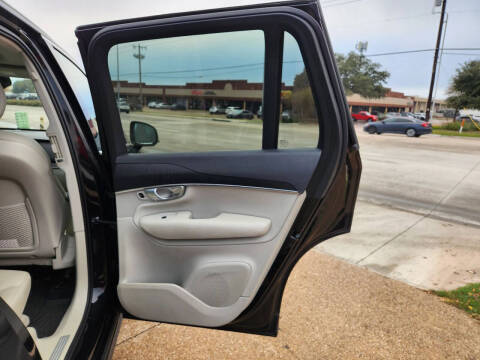 2020 Volvo XC90 T5 Momentum