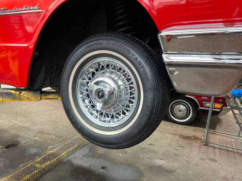 1964 Ford Thunderbird