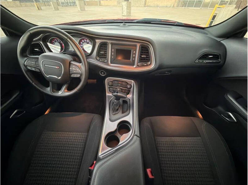 2016 Dodge Challenger SXT