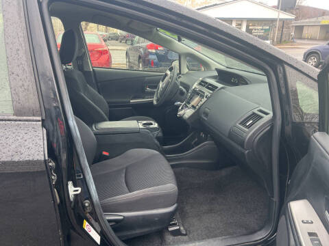 2015 Toyota Prius v Two