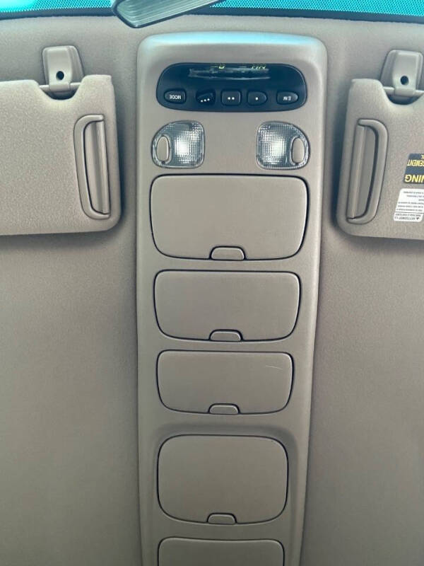 2002 Toyota Sequoia SR5