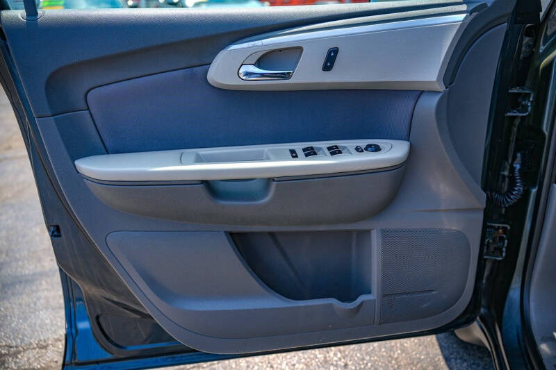 2011 Chevrolet Traverse LS