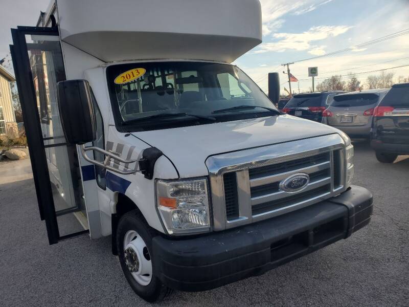 2013 Ford E-Series Chassis for sale at Reliable Cars Sales in Michigan City IN