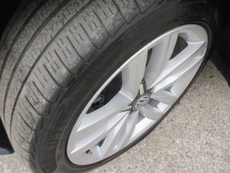 2017 Volkswagen Passat 1.8T SEL Premium