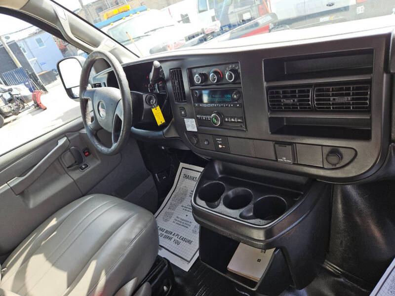 2017 GMC Savana 3500