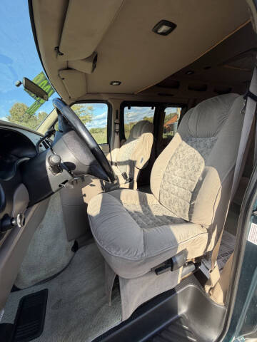 2000 Ford E-Series E-150