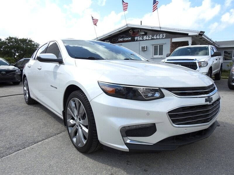 2017 CHEVROLET Malibu Sedan - $17,900