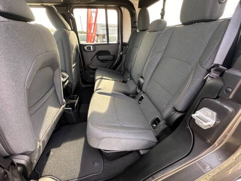 2025 Jeep Gladiator NightHawk