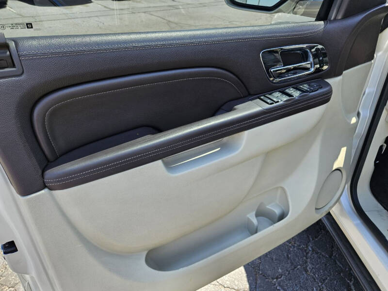 2011 Cadillac Escalade Platinum Edition