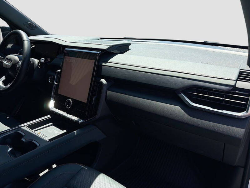 2024 GMC Acadia AT4
