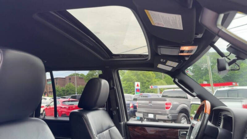 2017 Lincoln Navigator Select