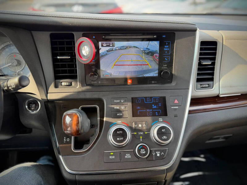 2015 Toyota Sienna