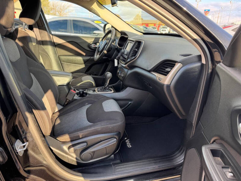 2016 Jeep Cherokee Sport