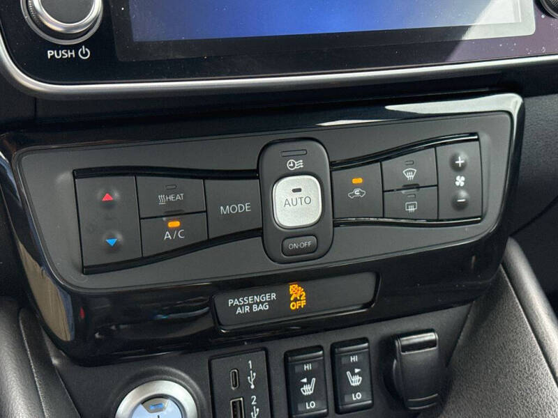 2022 Nissan LEAF SV