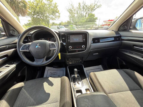 2020 Mitsubishi Outlander ES