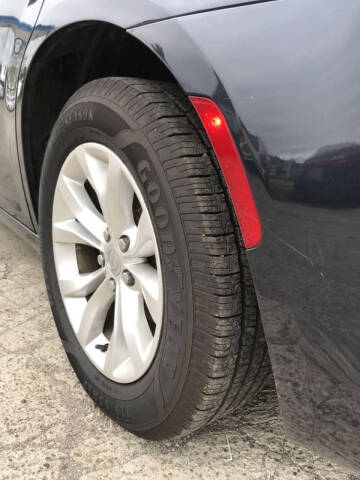 2015 Chrysler 300 Limited