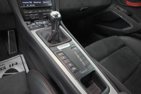 2016 Porsche Cayman GT4