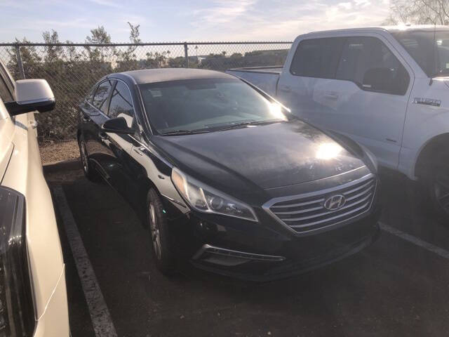 2015 Hyundai Sonata SE photo 2