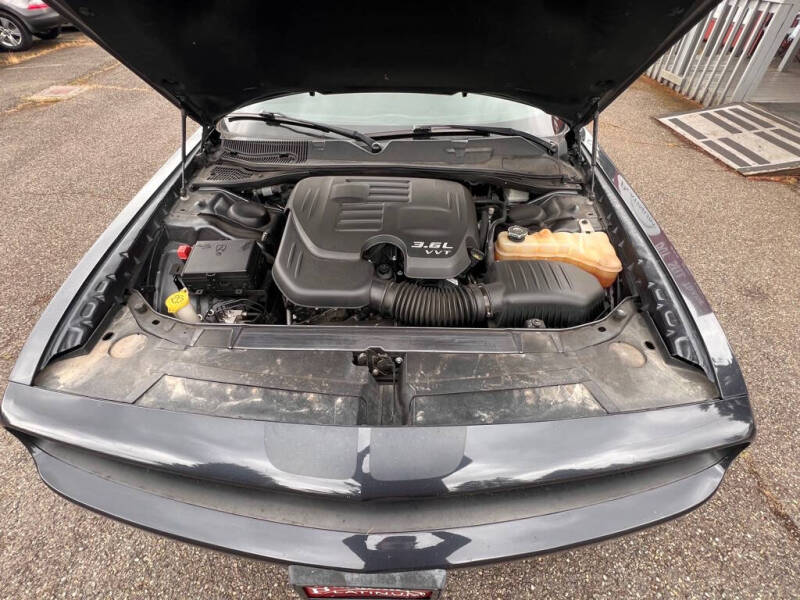 2017 Dodge Challenger SXT