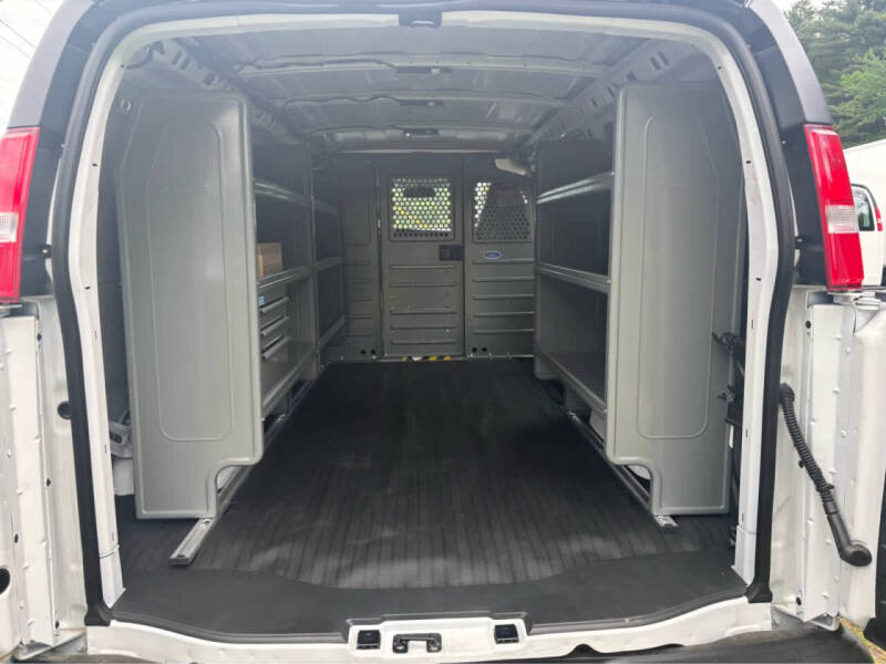 2025 Chevrolet Express 2500
