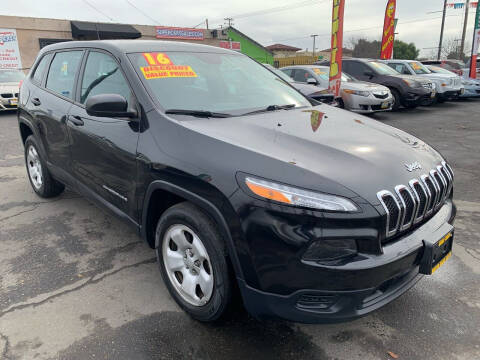 2016 Jeep Cherokee for sale at Super Car Sales Inc. - Modesto in Modesto CA