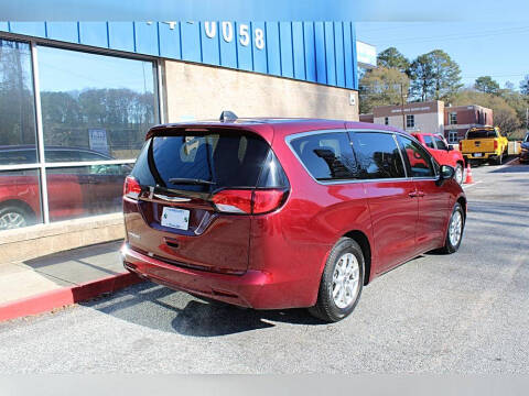 2021 Chrysler Voyager LX