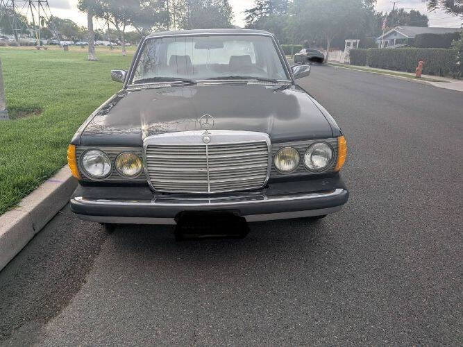 1982 Mercedes-Benz 300-Class