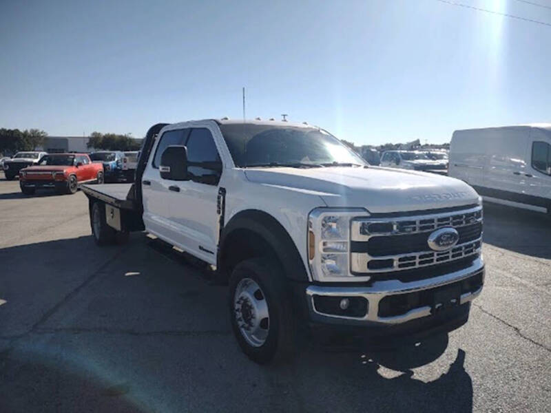 2024 Ford F-550 Super Duty Chassis Cab XL's photo