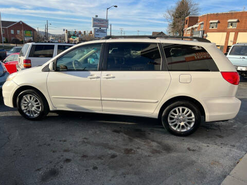 2009 Toyota Sienna for sale at All American Autos in Kingsport TN