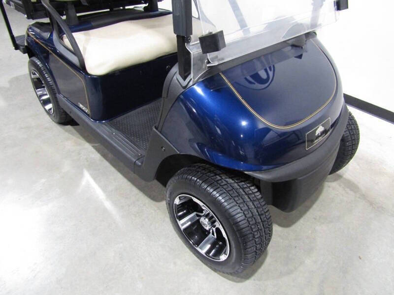 2019 E-Z-GO RXV