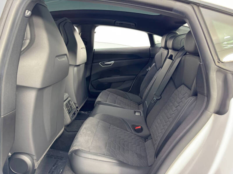 2022 Audi e-tron GT quattro Premium Plus