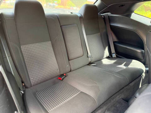 2015 Dodge Challenger SXT