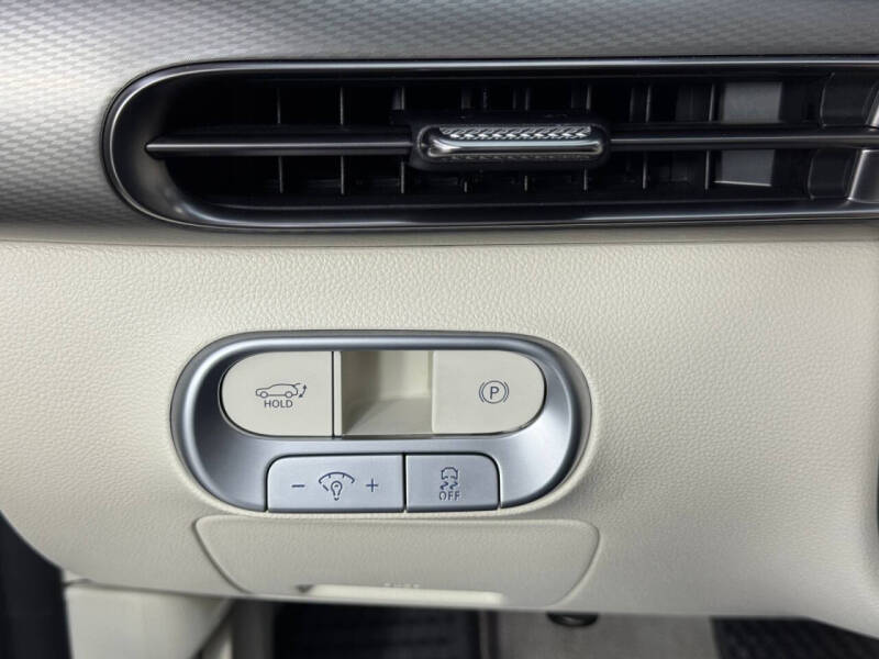 2024 Genesis GV60 Standard