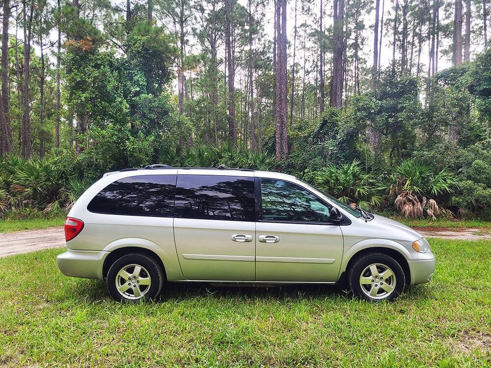 2006 Dodge Grand Caravan for sale at Flagler Auto Center in Bunnell, FL