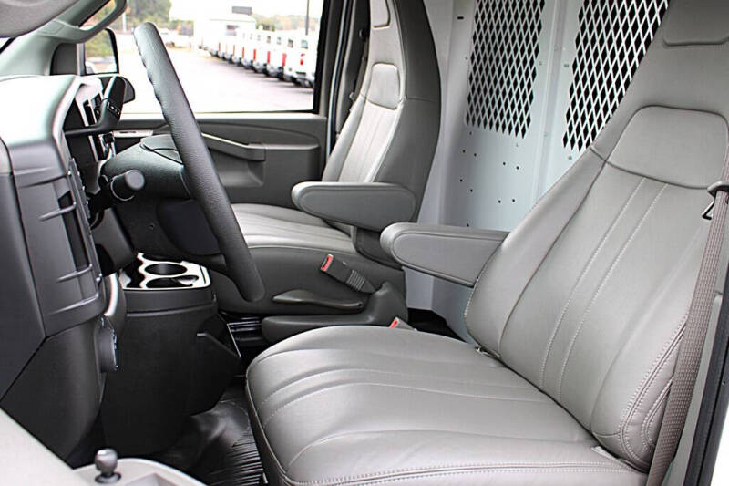 2025 GMC Savana 2500