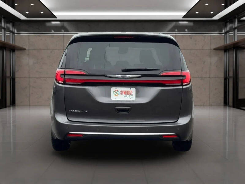 2022 Chrysler Pacifica Touring L