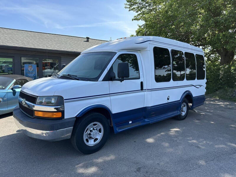 2006 Chevrolet Express for sale at Queen City Classics in West Chester OH
