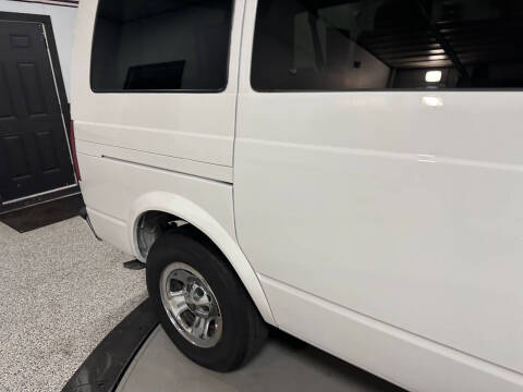 2002 Chevrolet Astro LS